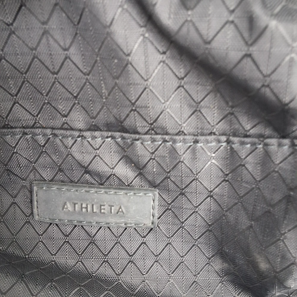 Athleta Excursion Black Convertible Fanny Pack - Picture 2 of 8